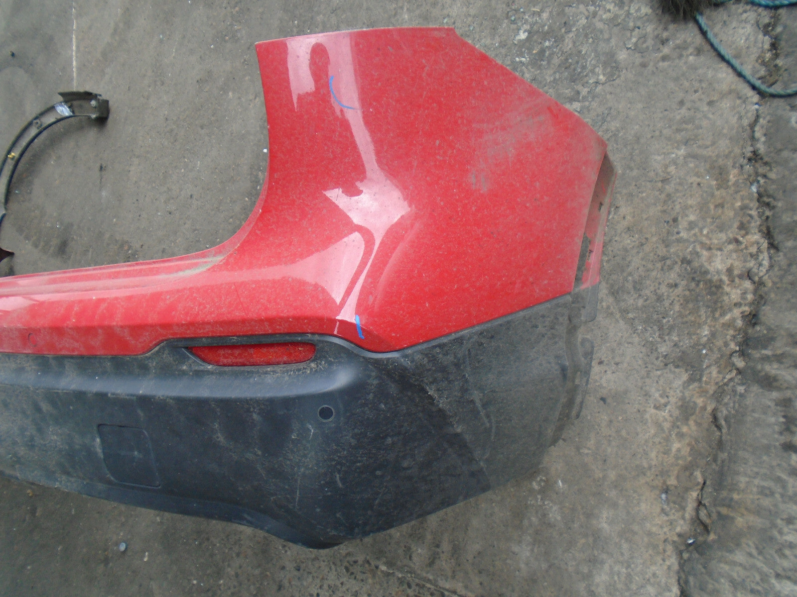NISSAN QASHQAI J11 2018 REAR COMPLETE BUMPER WITH PDC SENSOR RED