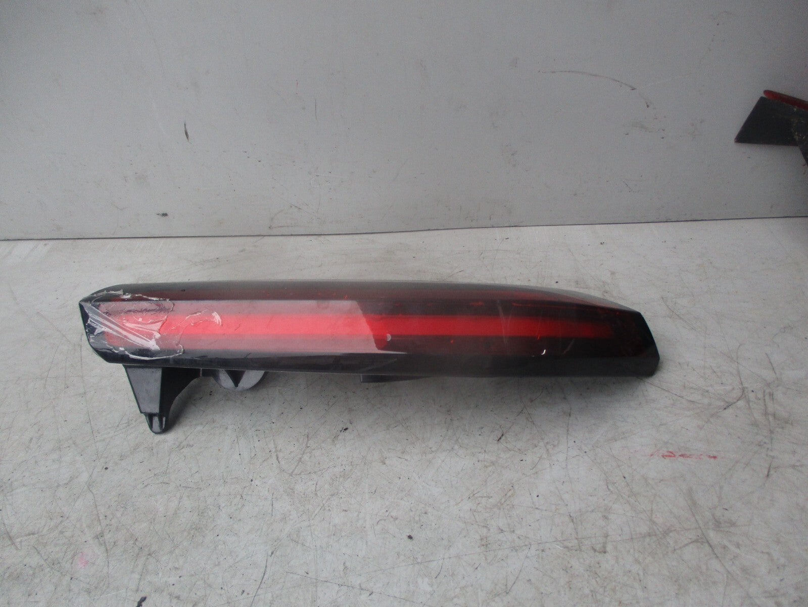 CITROEN C4 MK3 2020 OSR DRIVER SIDE REAR INNER TAILGATE REAR LIGHT 9831120580