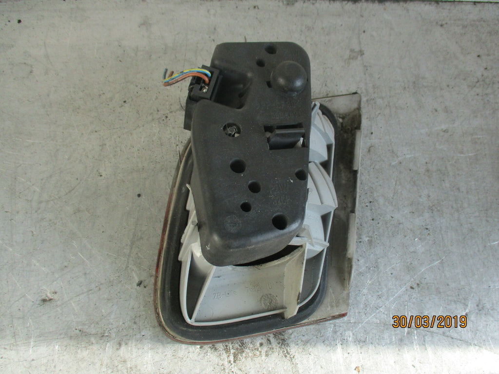 BMW 3 SERIES E46 NSR PASSENGER SIDE INNER TAIL LIGHT REAR 6907937