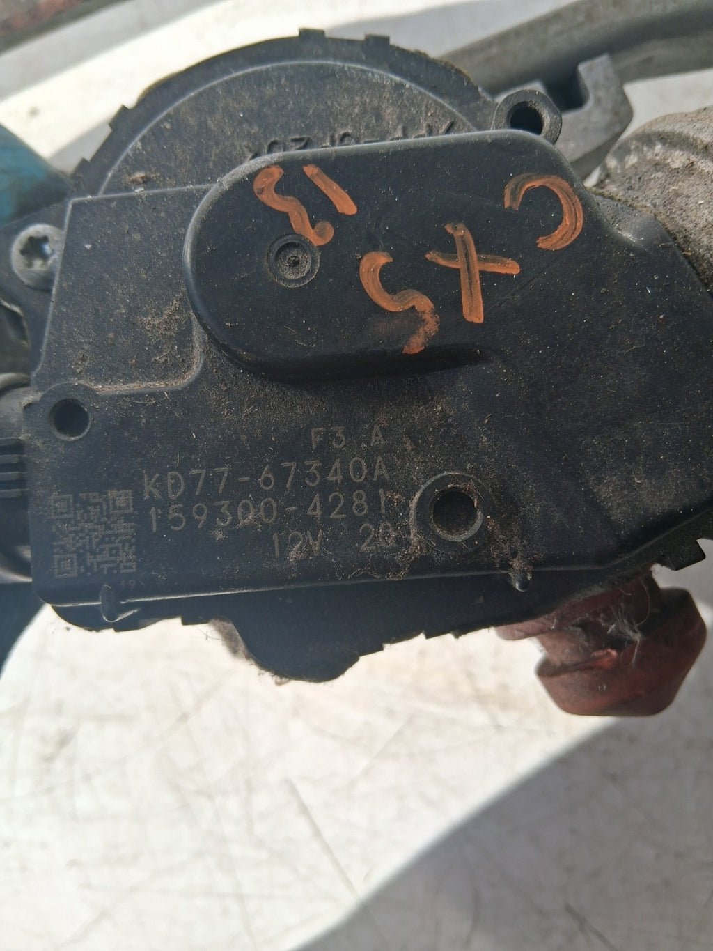 2013 MAZDA CX5 FRONT WINDSCREEN / SHIELD WIPER MOTOR LINKAGE KD7767340A