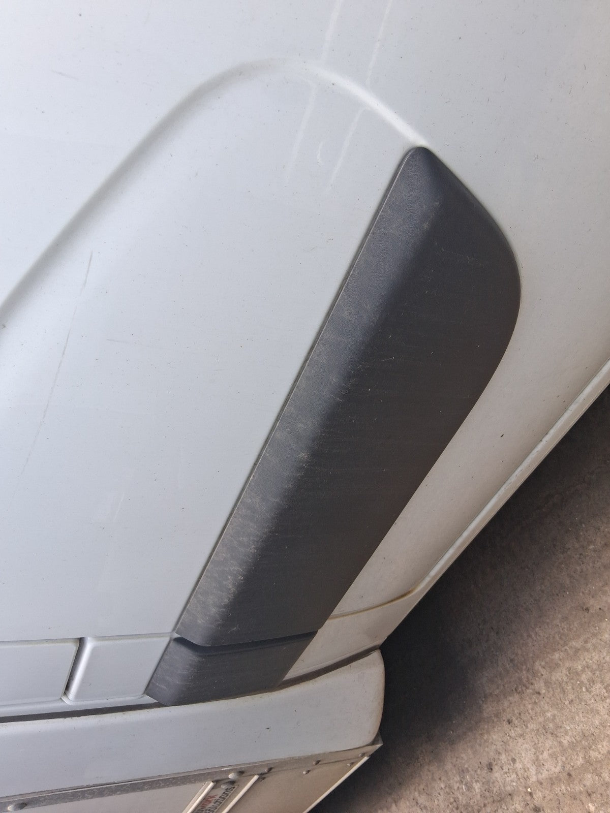 2024 RENAULT MASTER MK3 OSF DRIVER SIDE FRONT DOOR MOULDING TRIM