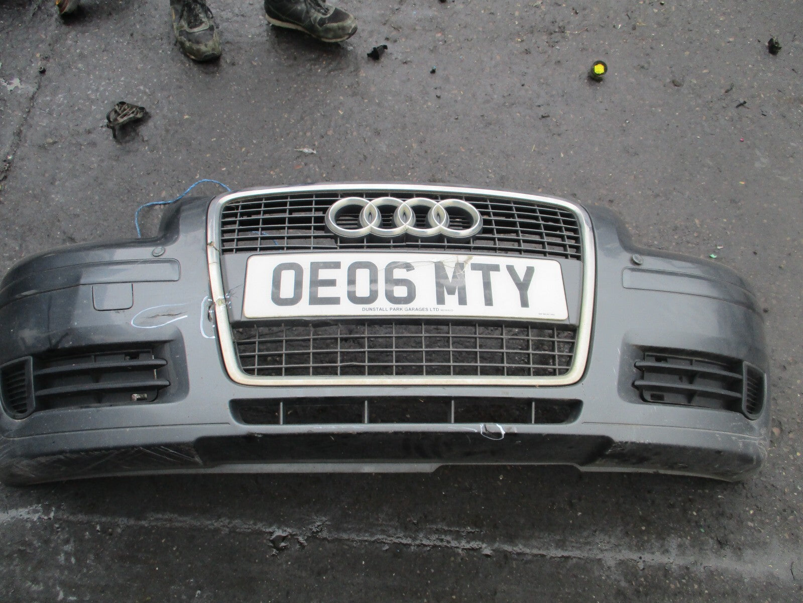 AUDI A3 8P 2006 PREFACELIFT FRONT COMPLETE BUMPER GRILLS GREY
