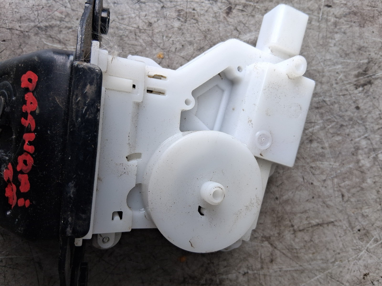 2020 NISSAN QASHQAI J11 MK2 TAILGATE BOOTLID LOCK HATCH MECHANISM