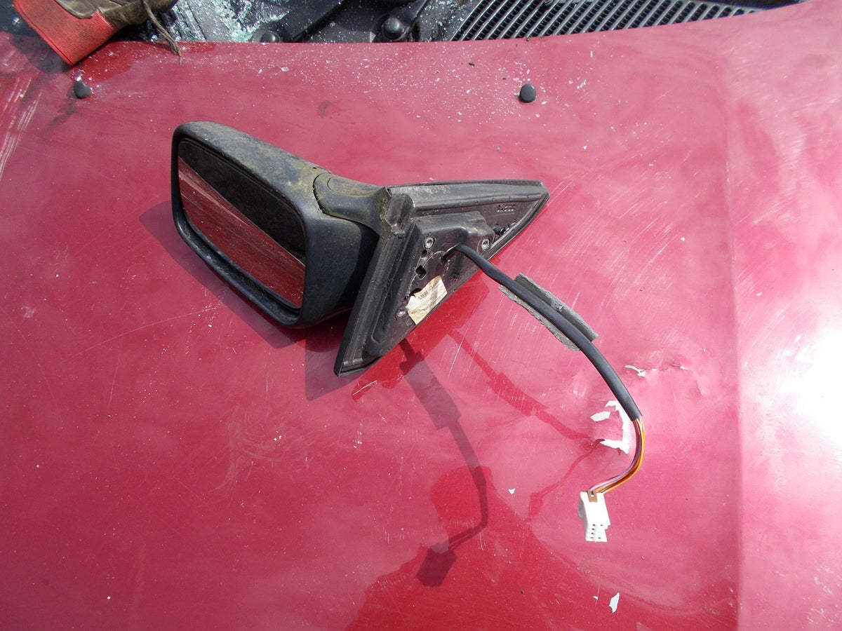 VOLVO S40 NS/ PASSENGER SIDE ELECTRIC WING MIRROR 0117373