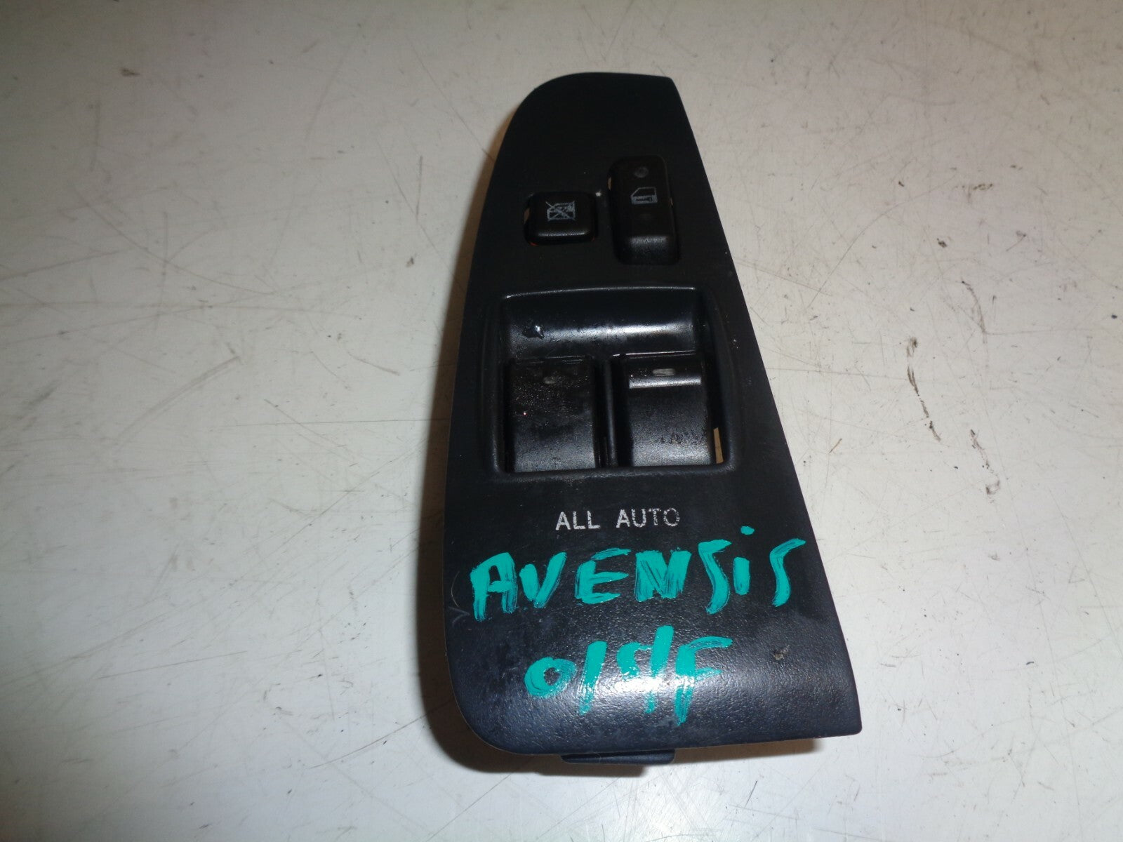 TOYOTA AVENSIS 2004 HATCHBACK OSF DRIVER SIDE FRONT WINDOW AUTO SWITCH