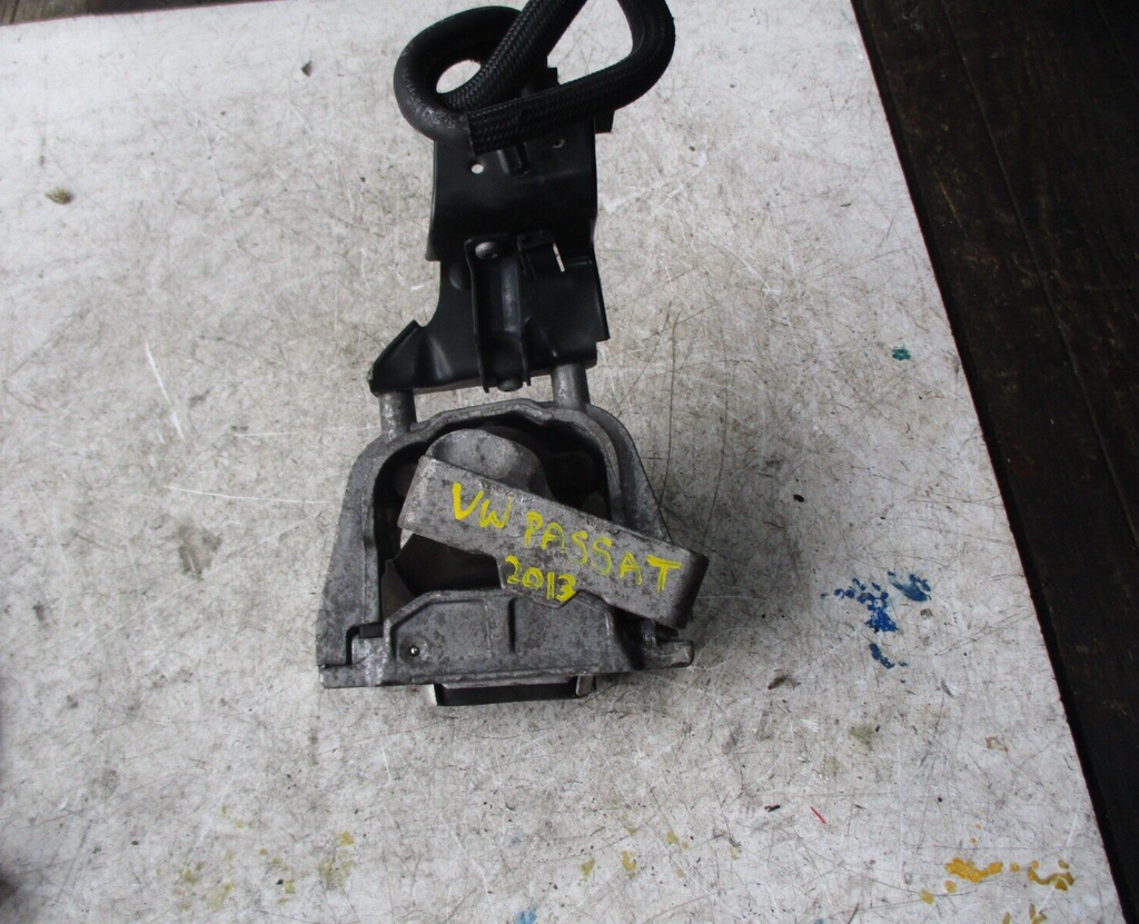VW VOLKSWAGEN PASSAT 2013 ENGINE MOUNT 1K0131552N