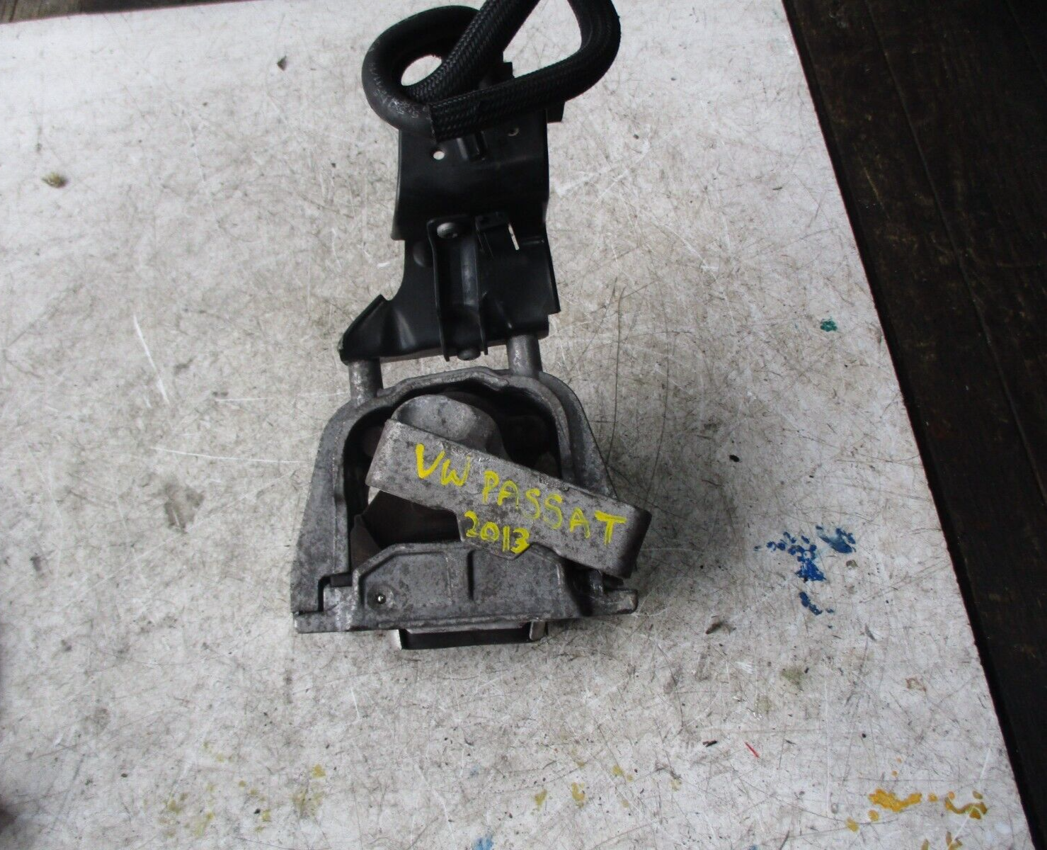 VW VOLKSWAGEN PASSAT 2013 ENGINE MOUNT 1K0131552N