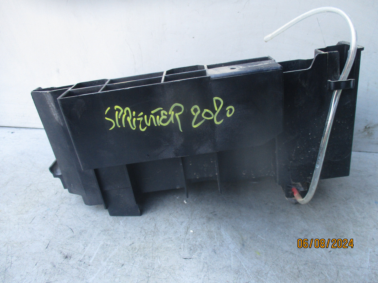 2020 MERCEDES BENZ SPRINTER BATTERY RETAINING PLATE A9105453000