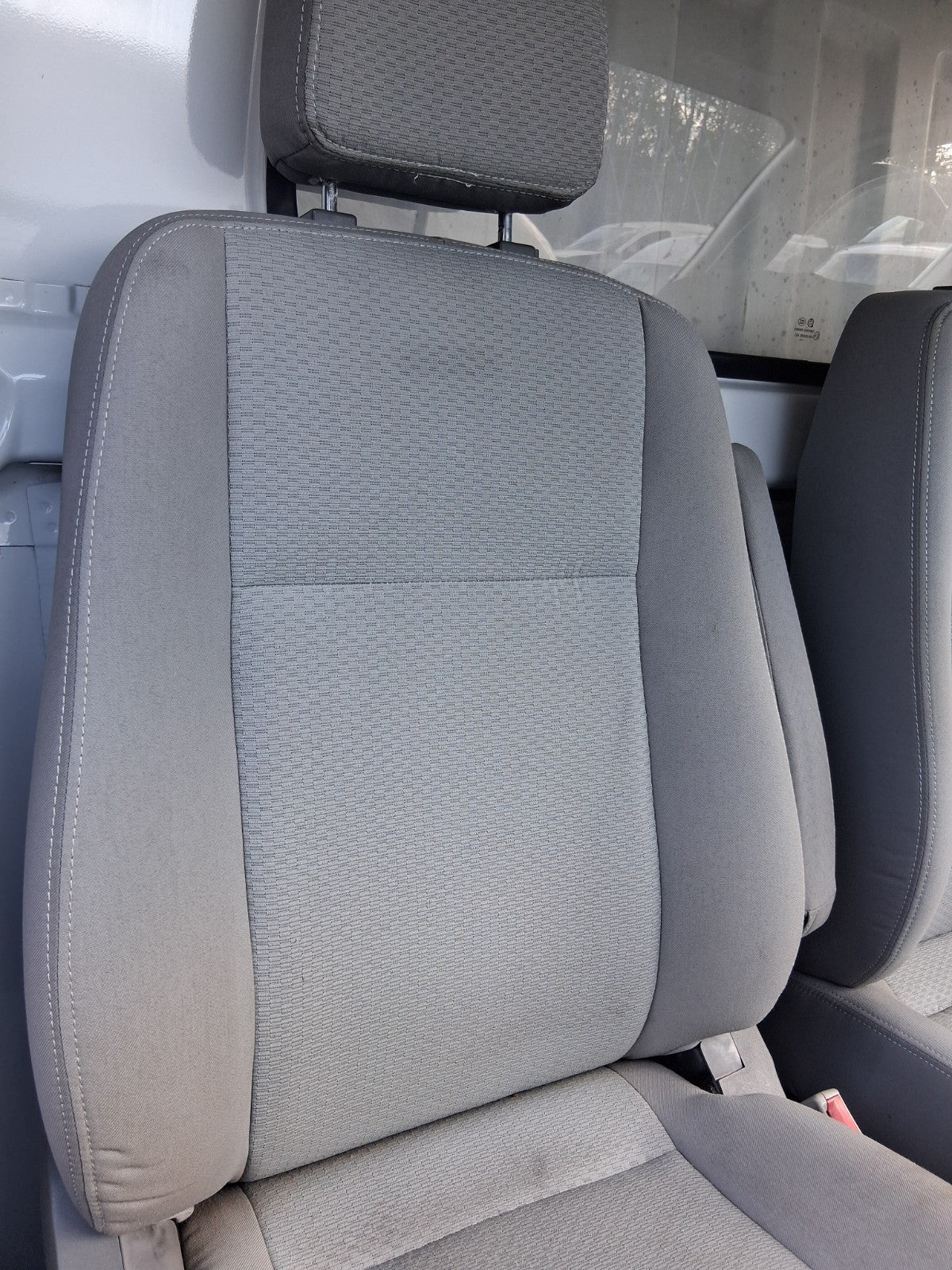2020 SAIC LDV V80 OSF DRIVER SIDE FRONT RIGHT FABRIC COMPLETE SEAT