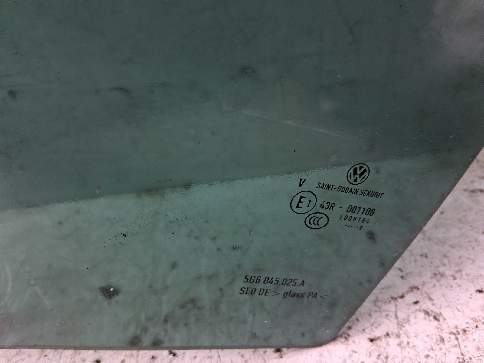 VOLKSWAGEN GOLF MK7 2019 NSR PASSENGER SIDE REAR LEFT WINDOW GLASS 43R001108