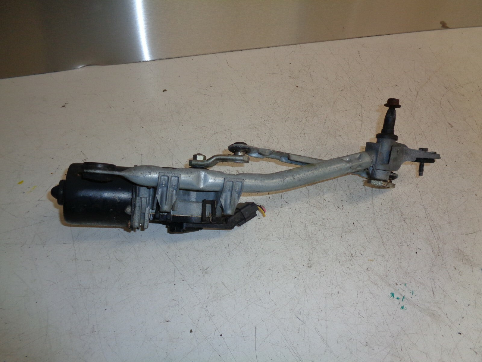 PEUGEOT 107 2007 FRONT WINDSCREEN WIPER MOTOR + LINKAGE