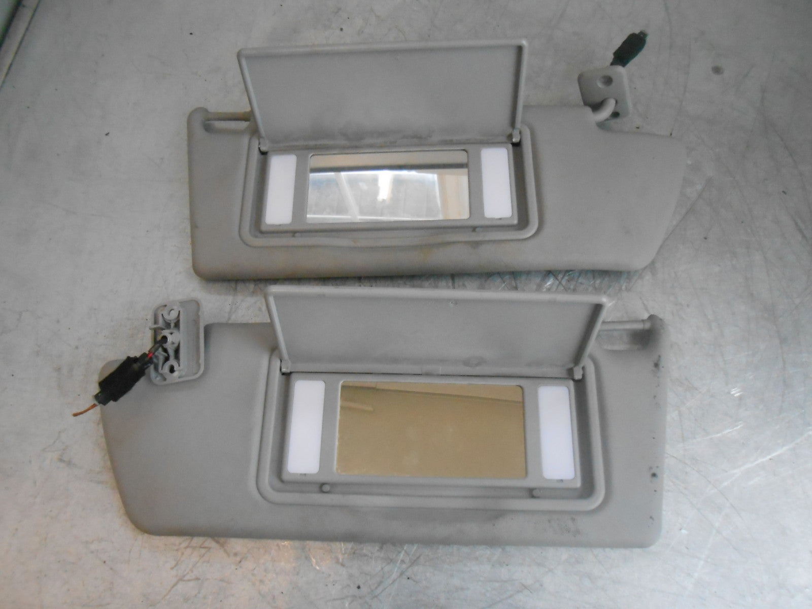 VAUXHALL ZAFIRA B (MK2) 2008 OS & NS DRIVER & PASSENGER SUN VISORS PAIR GREY