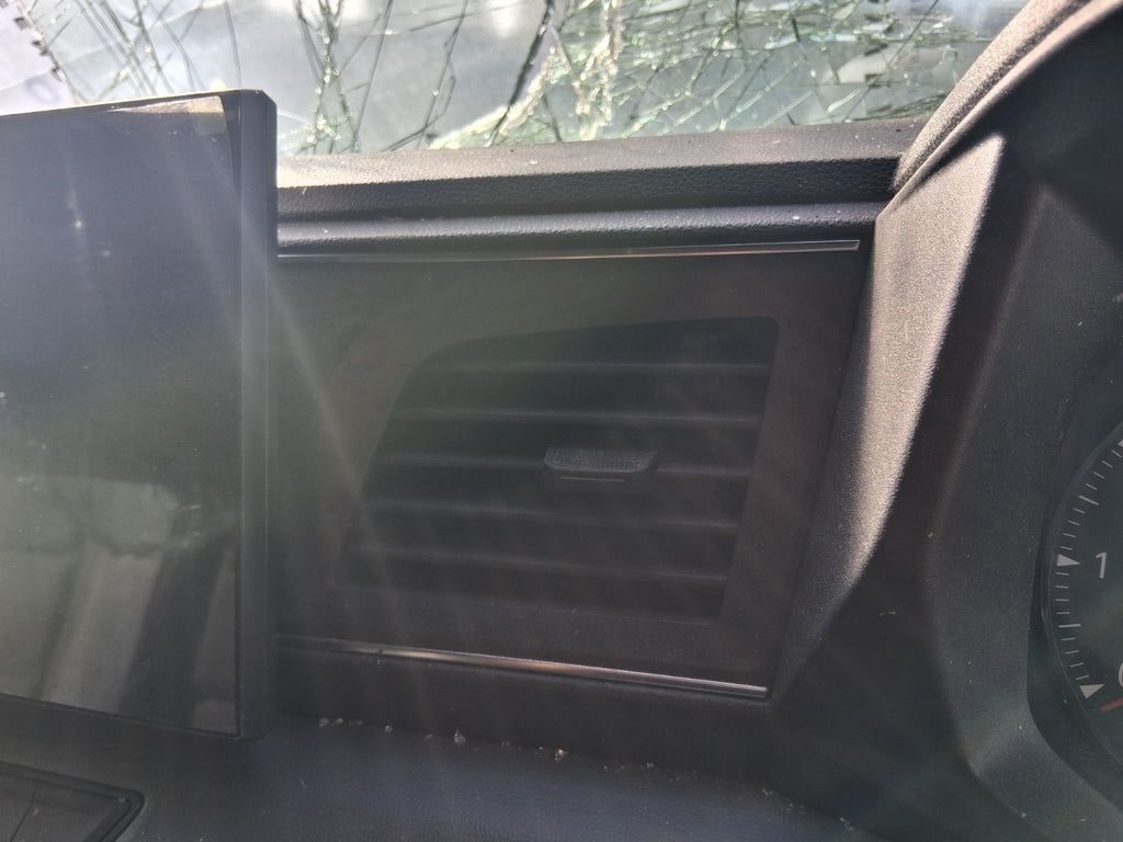 2025 RENAULT MASTER MK4 OSF DRIVER SIDE MIDDLE INTERIOR AIR VENT