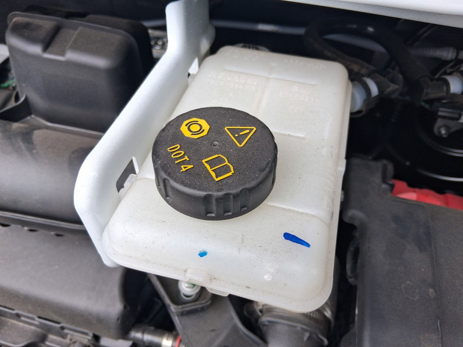 2024 RENAULT TRAFIC X82 2.0 DIESEL BRAKE FLUID TANK RESERVOIR 460913647R