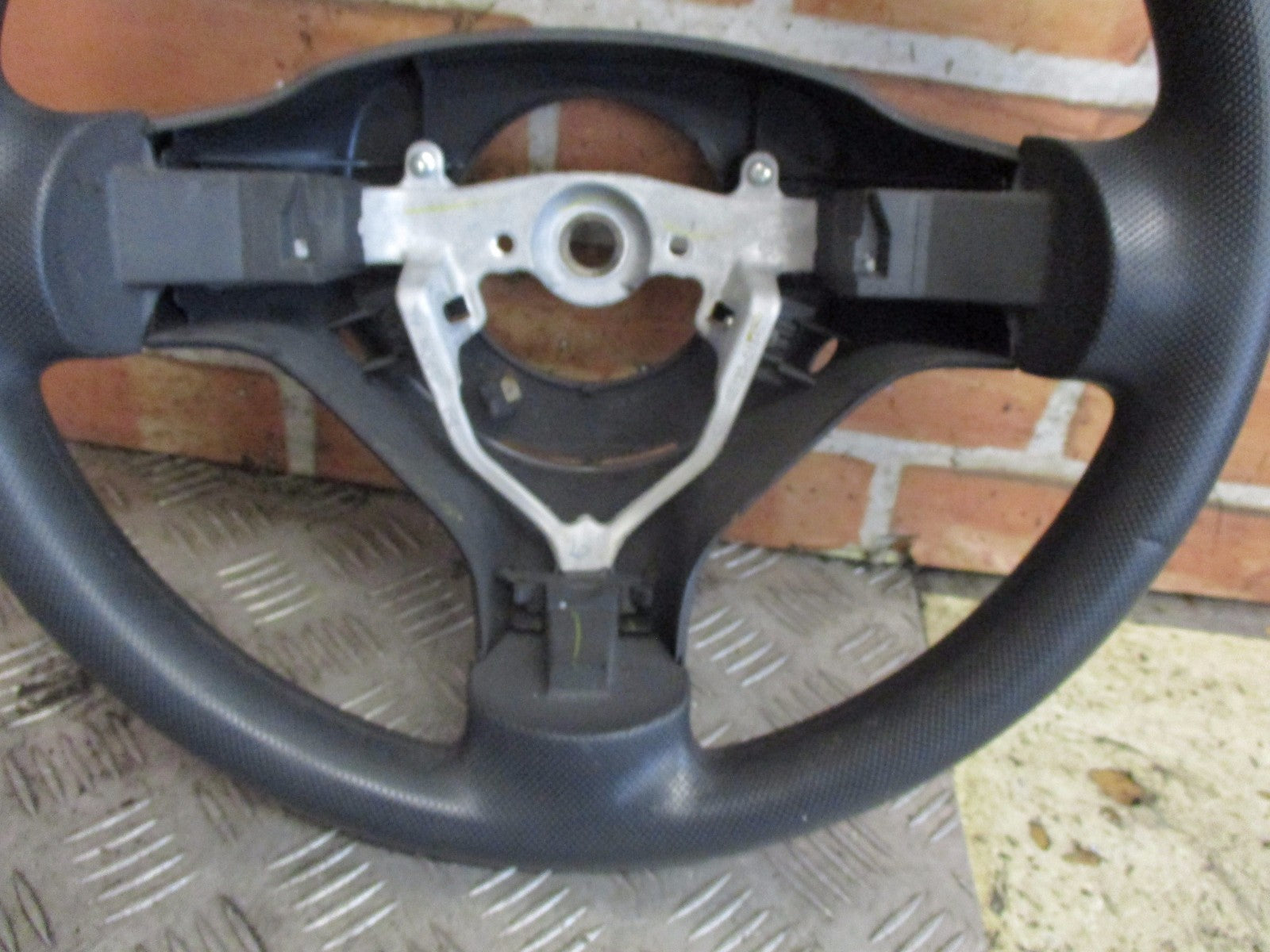CITROEN C1 2007 3 SPOKE PERFORATED BARE STEERING WHEEL BLACK MGS120-01840
