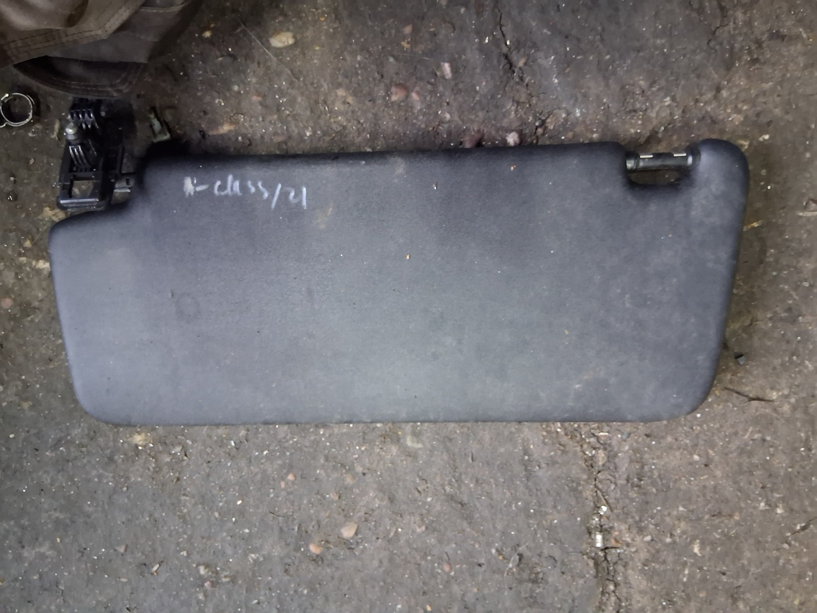 2021 MERCEDES A CLASS V177 OSF DRIVER SIDE FRONT RIGHT SUN VISOR SHADE