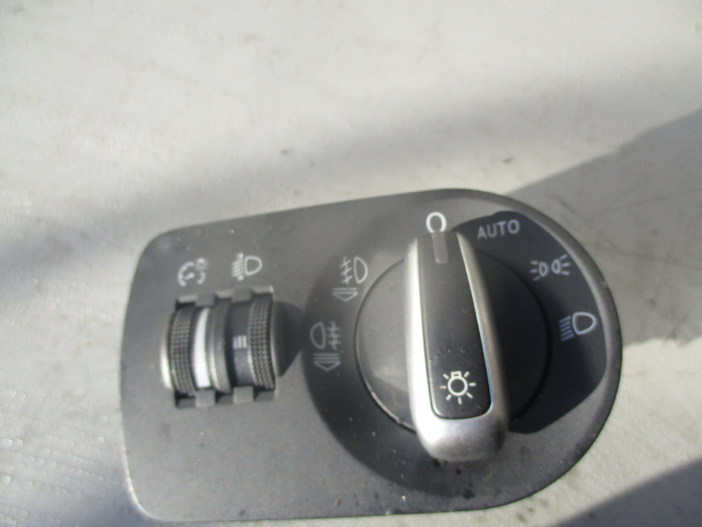 AUDI A1 8X 2015 HEADLIGHT SWITCH CONTROL 8X2941531M