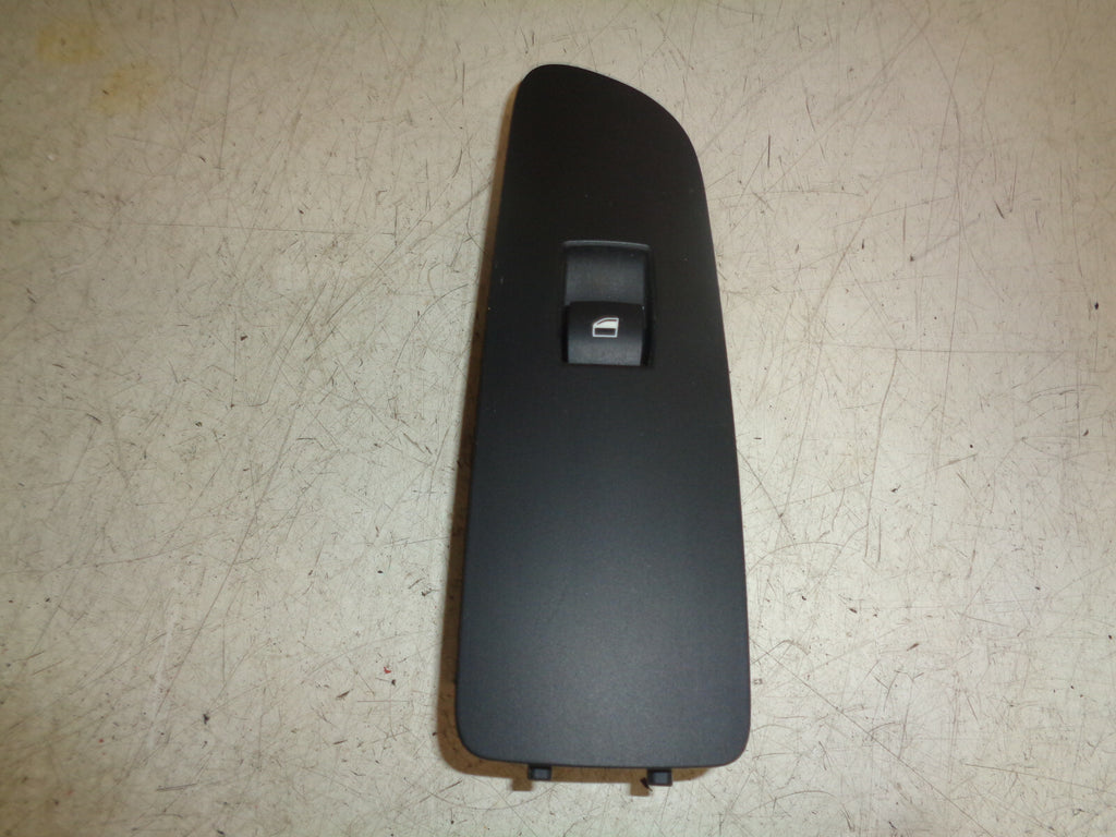 BMW 1 SERIES E88 2013 3 DOOR NSF PASSENGER SIDE FRONT DOOR WINDOW SWITCH 9163001