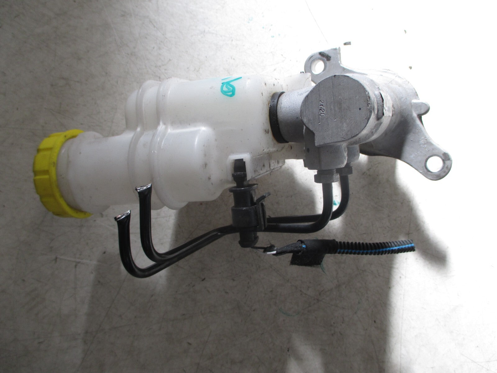FIAT 500 2016 BRAKE MASTER CYLINDER & RESERVOIR 32069666