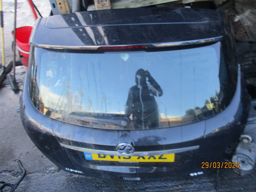 VAUXHALL MOKKA 2013 COMPLETE TAILGATE BOOTLID BLACK GAR 22C