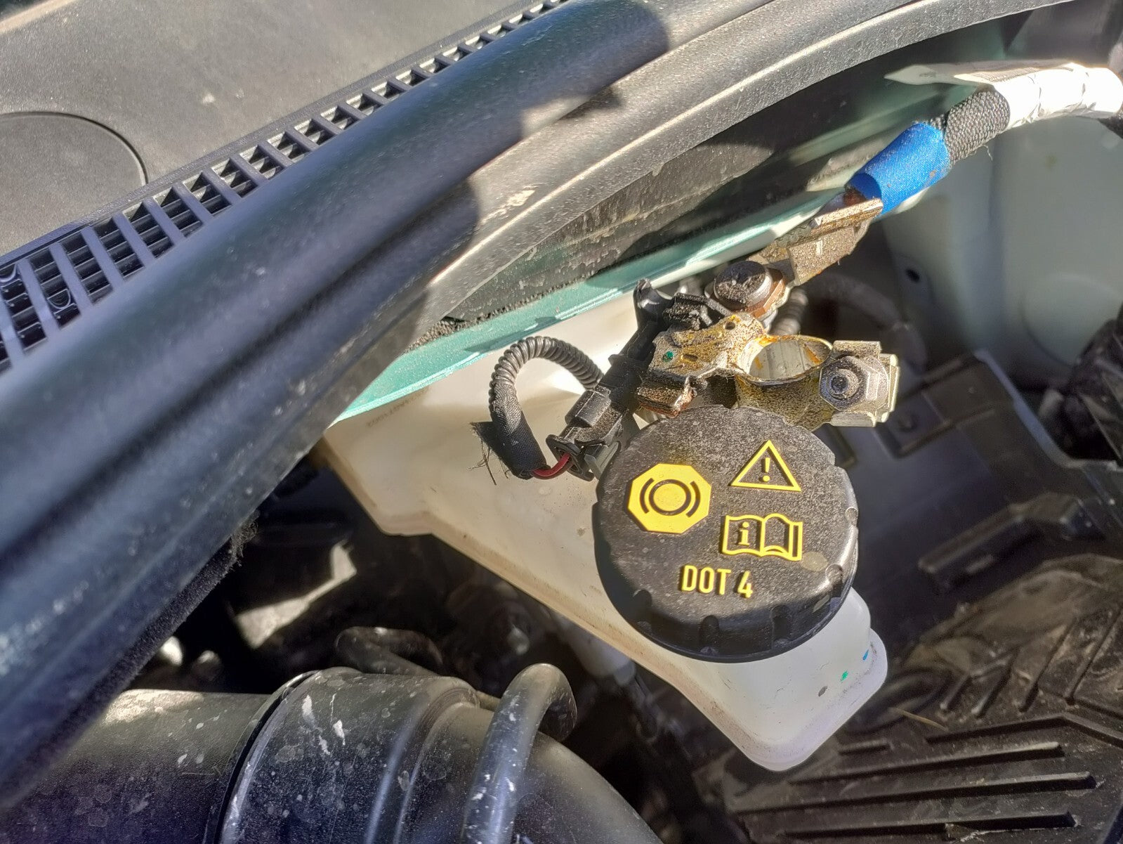 2024 JEEP AVENGER 1.2 PETROL BRAKE FLUID RESERVOIR