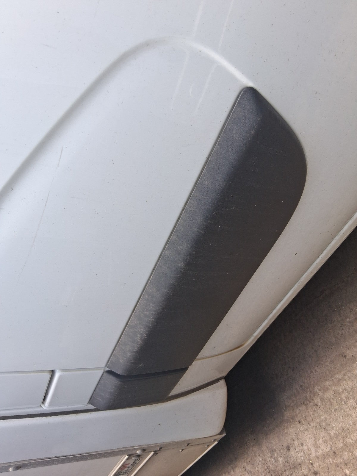 2024 RENAULT MASTER MK3 OSF DRIVER SIDE FRONT DOOR MOULDING TRIM
