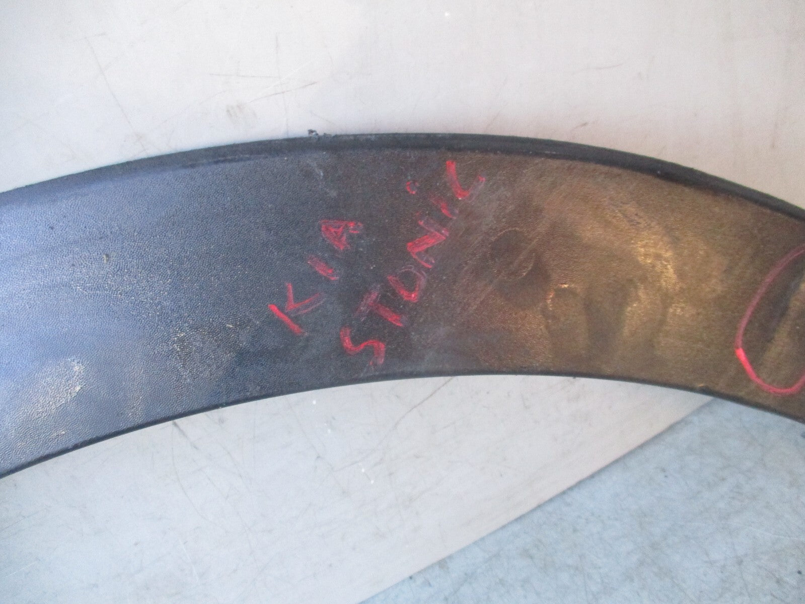 2018 KIA STONIC NSF PASSENGER SIDE FRONT WHEEL ARCH TRIM 87713H8400