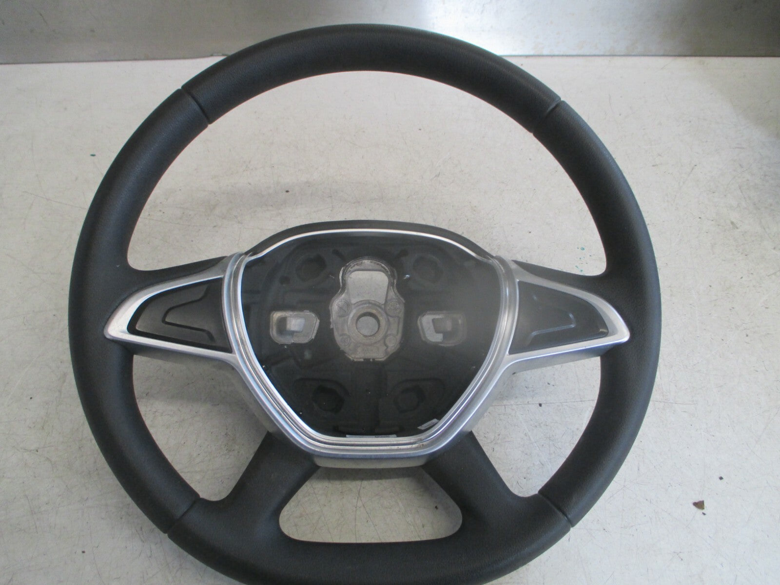DACIA SANDERO 2018 1.5 DCI Steering Wheel 34227011B