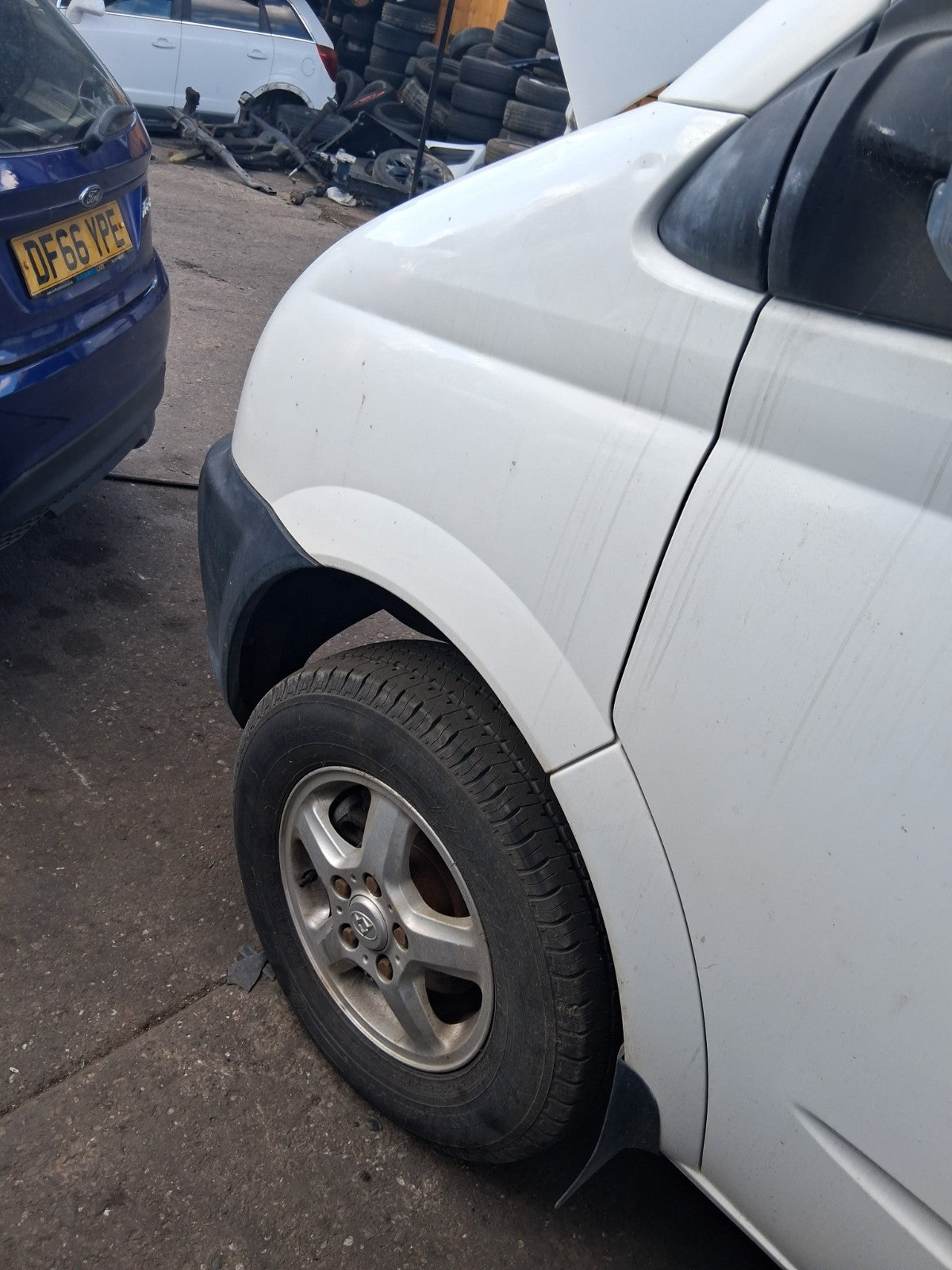 2020 SAIC LDV V80 16 INCH ALLOY WHEEL WITH TYRE 215/75R16