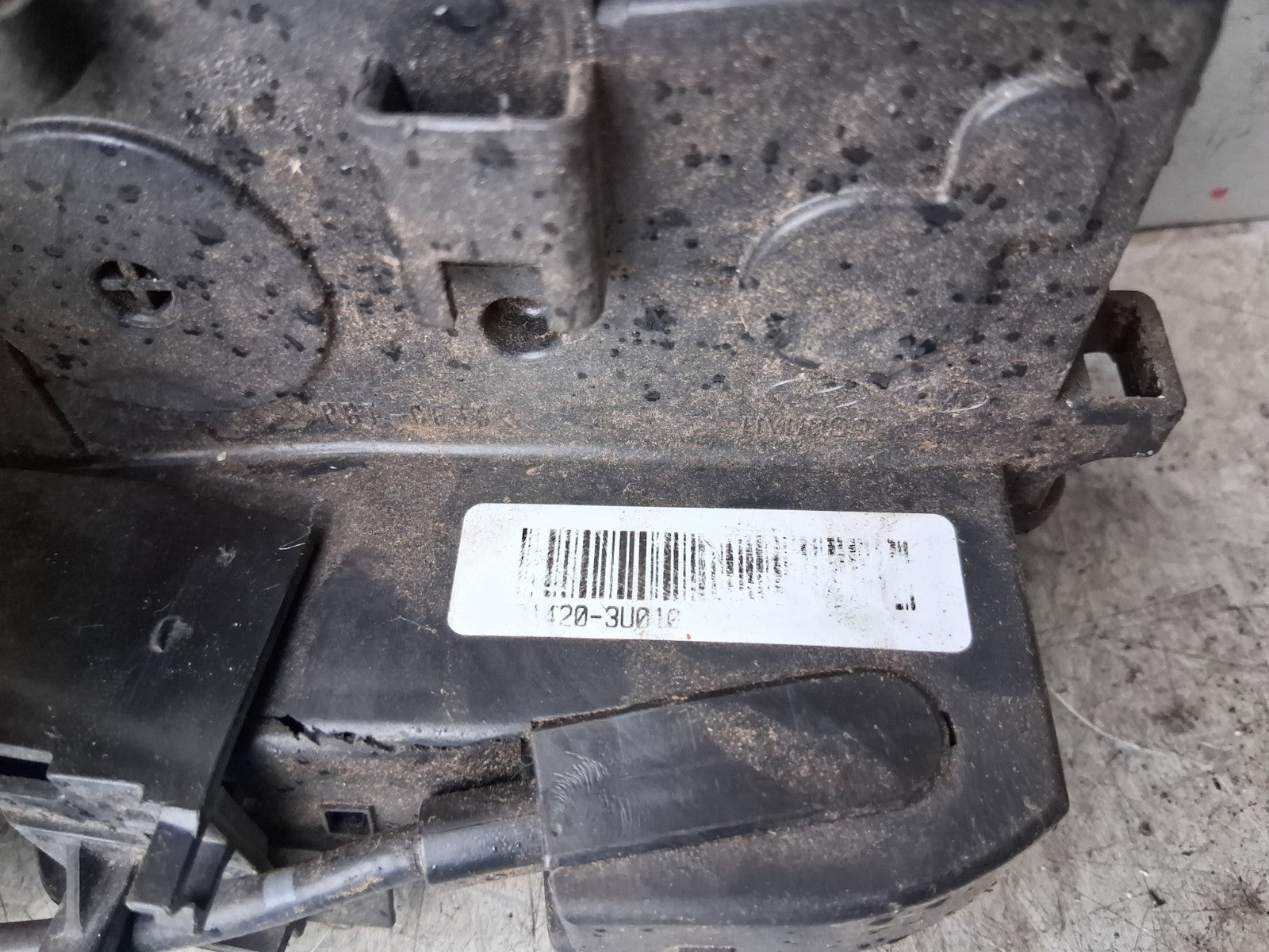 KIA SPORTAGE MK3 2012 NSF PASSENGER SIDE FRONT LEFT DOOR LOCK MECHANISM