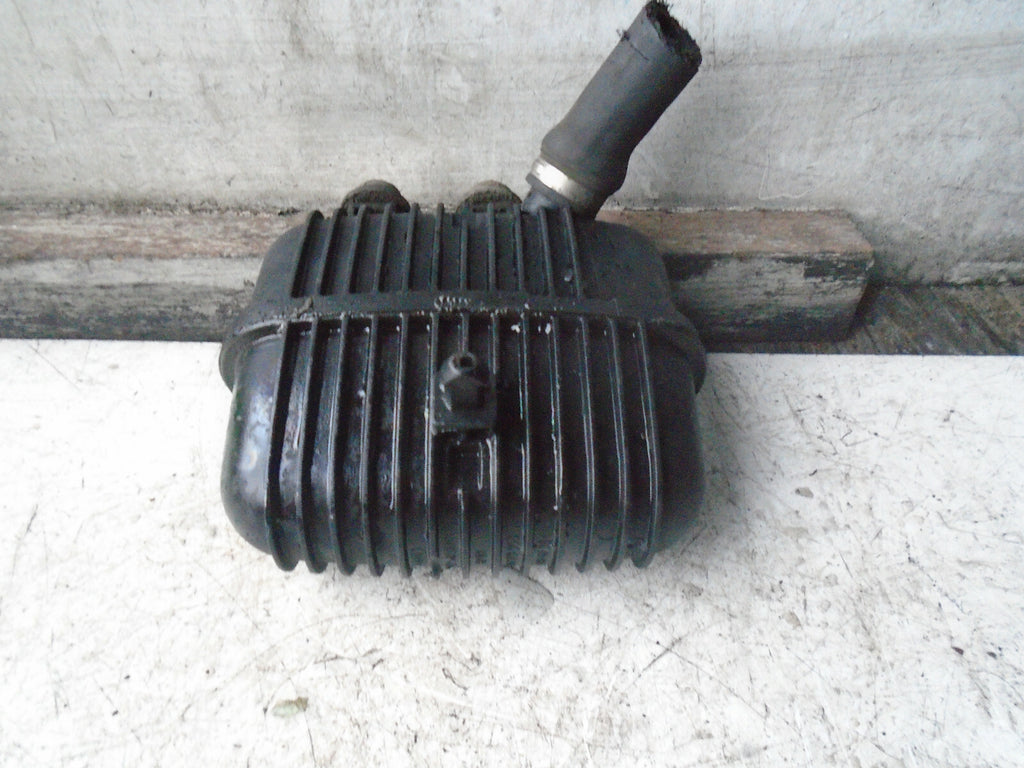 AUDI A4 2007 B7 2.0 TDI DIESEL PULSATION DAMPER FOR INTERCOOLER 8E0129955