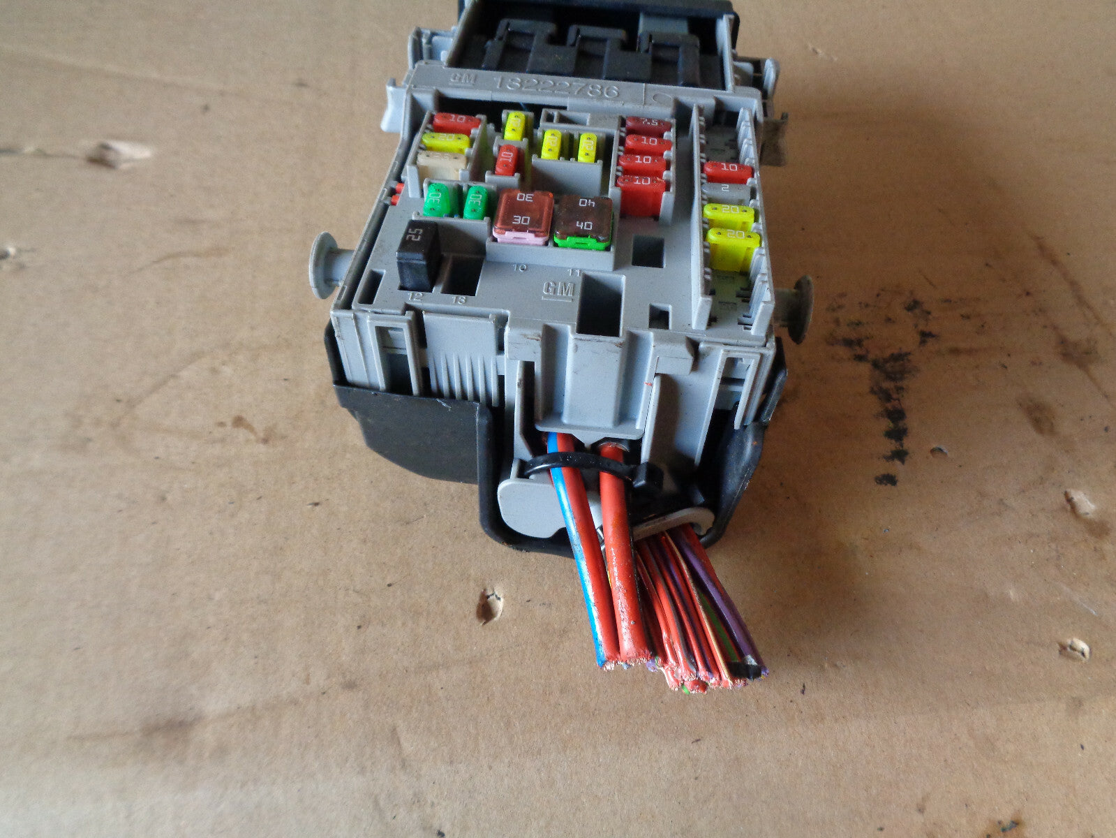 VAUXHALL INSIGNIA MK1 2.0 CDTI 2012 FUSE RELAY BOX FUSEBOX ASSEMBLY 13222786