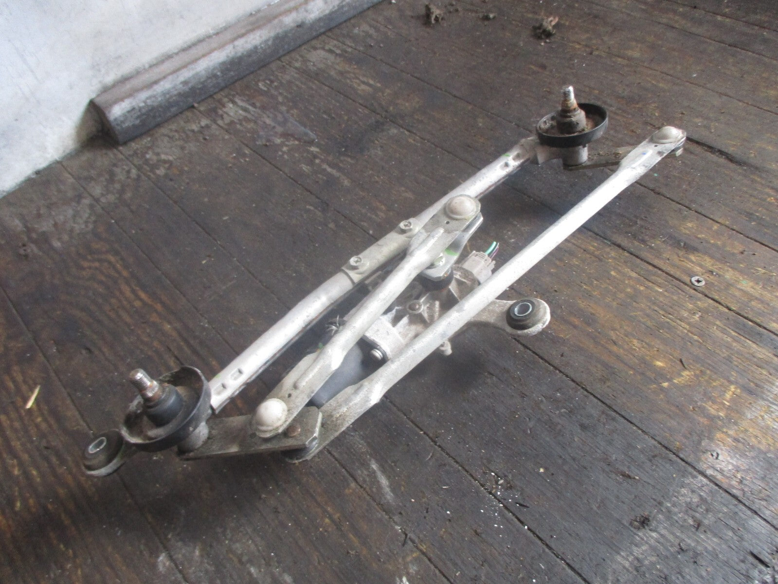 NISSAN MICRA 2014 K13 FRONT WIPER MOTOR