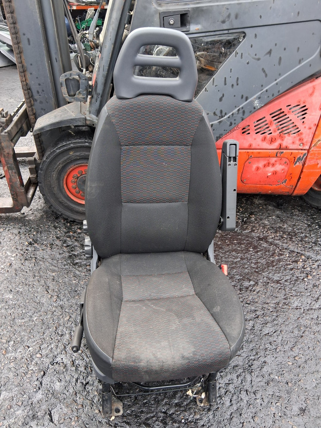 2021 PEUGEOT BOXER MK3 OSF DRIVER SIDE FRONT RIGHT COMPLETE FABRIC SEAT & BASE