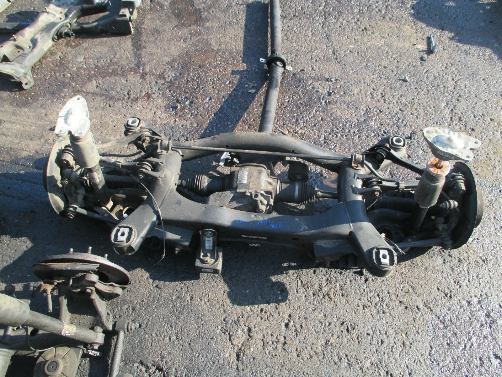 BMW 1 SERIES 116D F20 F21 2017 REAR DIFFERENTIAL COMPLETE AXLE 7599466