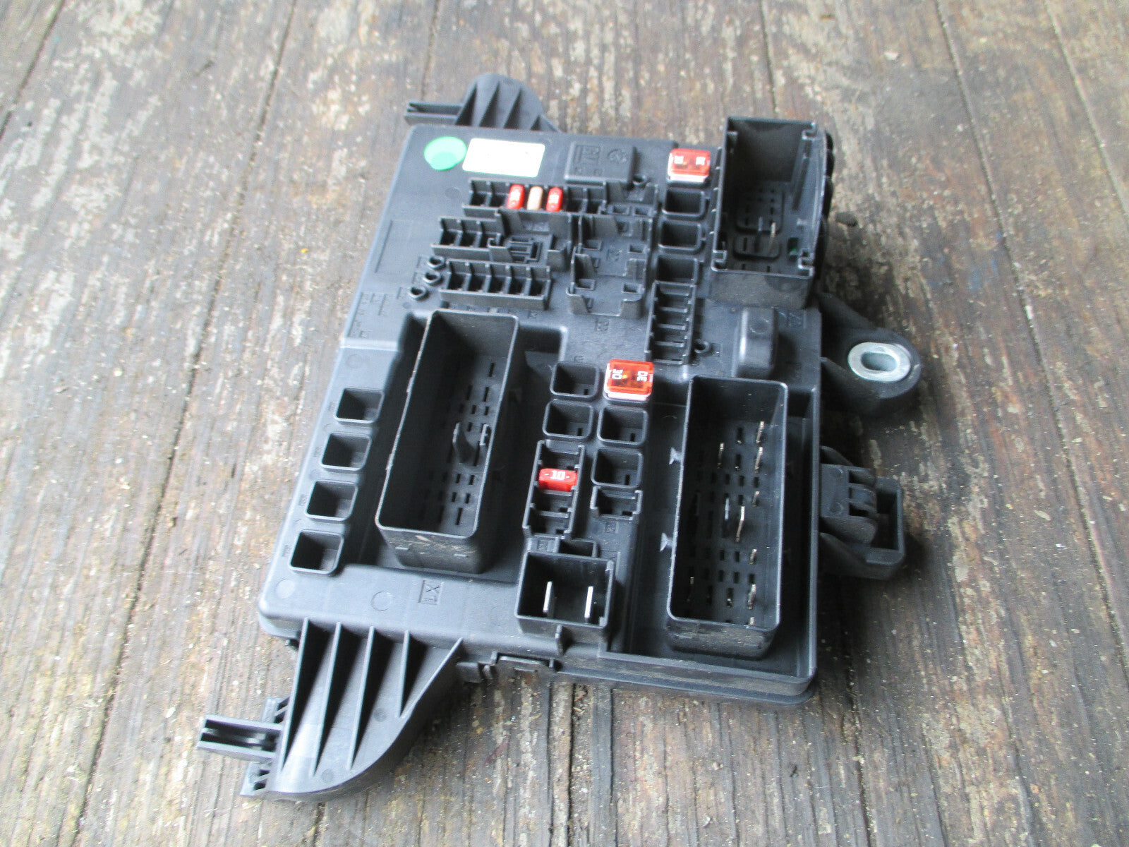VAUXHALL INSIGNIA MK1 2015 2.0 DIESEL REAR BOOT FUSE BOARD BOX 22737768