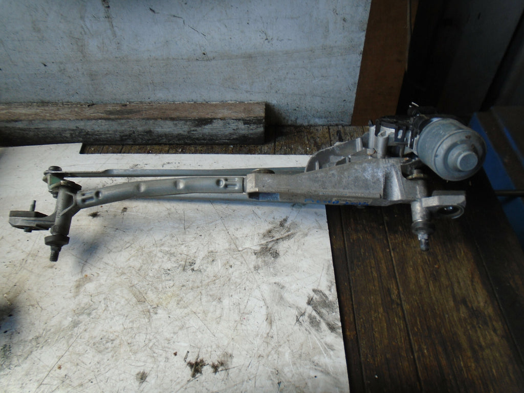 FORD FIESTA MK7 2014 FRONT WINDSCREEN WIPER MOTOR & LINKAGES 8A6117500BG