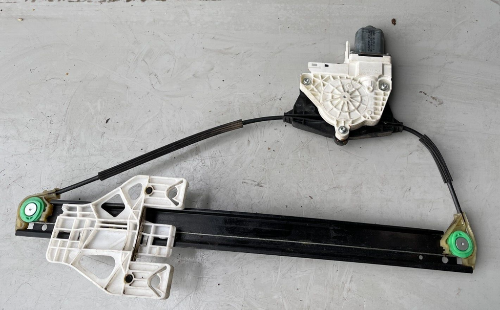AUDI Q5 PASSENGER SIDE REAR WINDOW MOTOR REGULATOR 8R0839461D