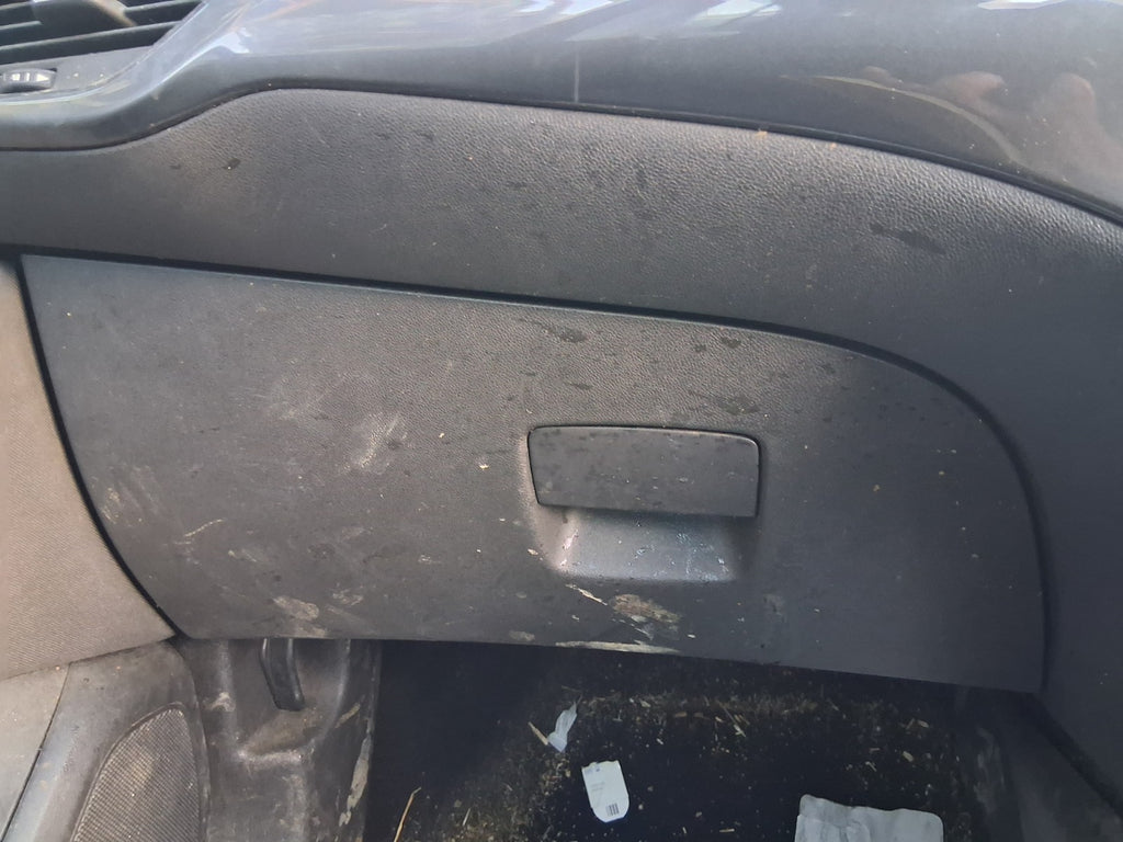 2016 VAUXHALL CORSA E FRONT DASHBOARD GLOVE BOX STORAGE COMPARTMENT