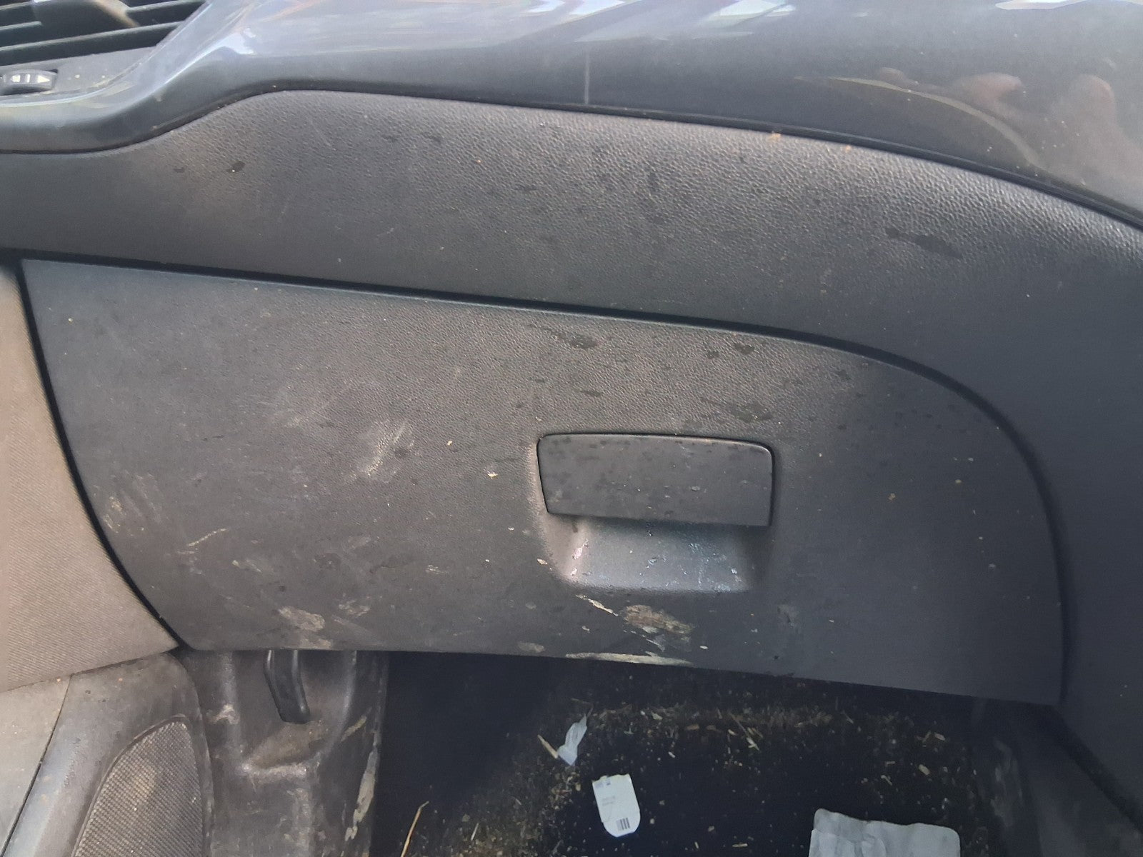 2016 VAUXHALL CORSA E FRONT DASHBOARD GLOVE BOX STORAGE COMPARTMENT