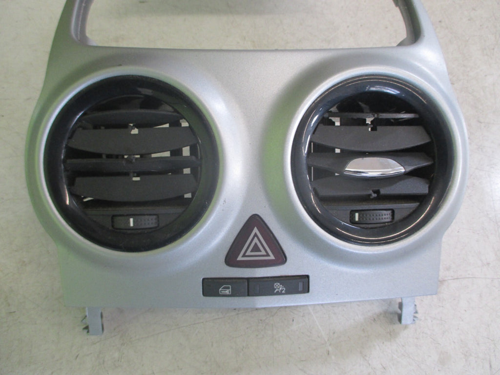 VAUXHALL CORSA 2009 AIRVENT WITH SURROUND TRIM