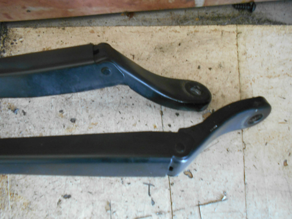 PEUGEOT 207 2007 OS NS DRIVER PASSENGER SIDE FRONT WINDSCREEN WIPER ARMS