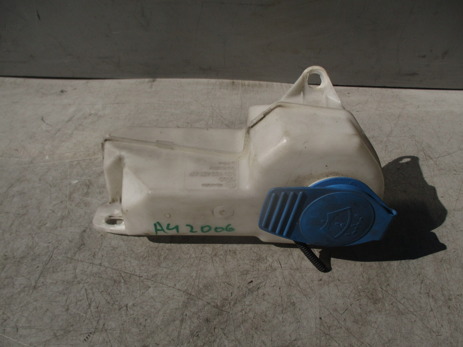 2006 AUDI A4 B7 WINDSCREEN WASHER BOOTLE TOP TANK 8E0955451AP