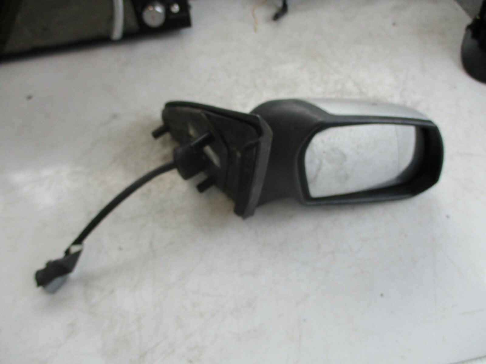 FORD MONDEO MK3 WING DOOR MIRROR DRIVER SIDE ELECTRIC OS SILVER