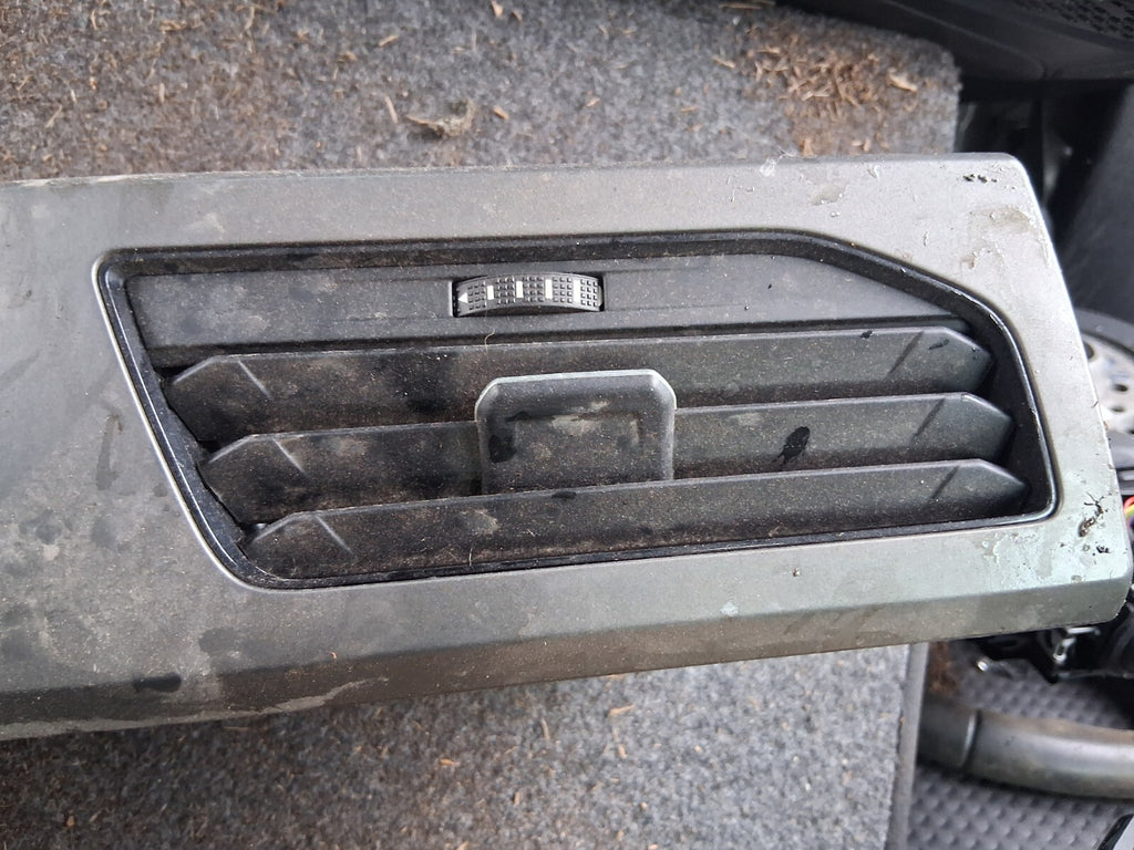 VW VOLKSWAGEN POLO 2018 MK6 NSF PASSENGER SIDE FRONT LEFT AIRVENT 2G2819703
