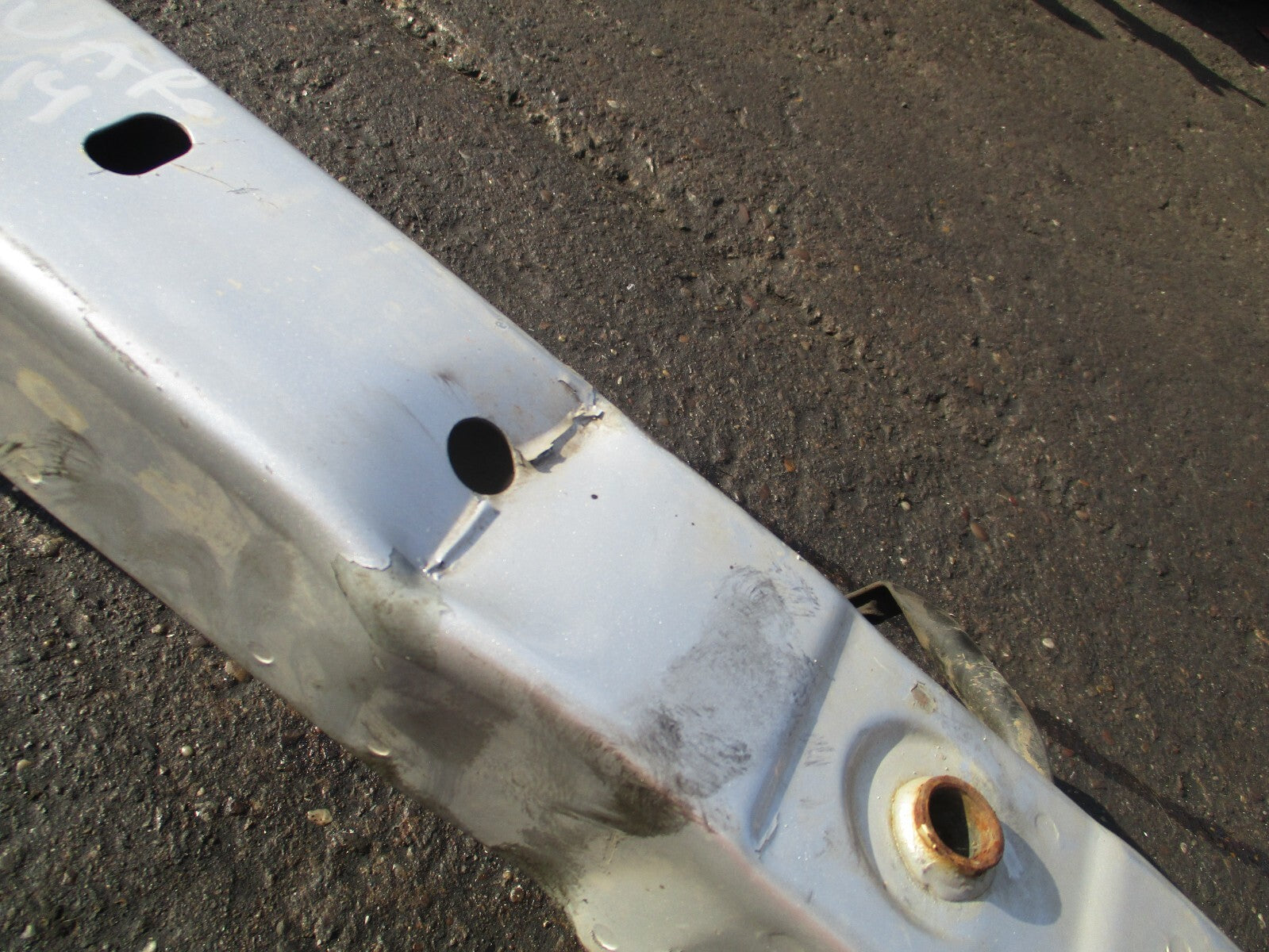 2014 VAUXHALL VIVARO MK1 FRONT BUMPER CRASH IMPACT REINFORCEMENT BAR