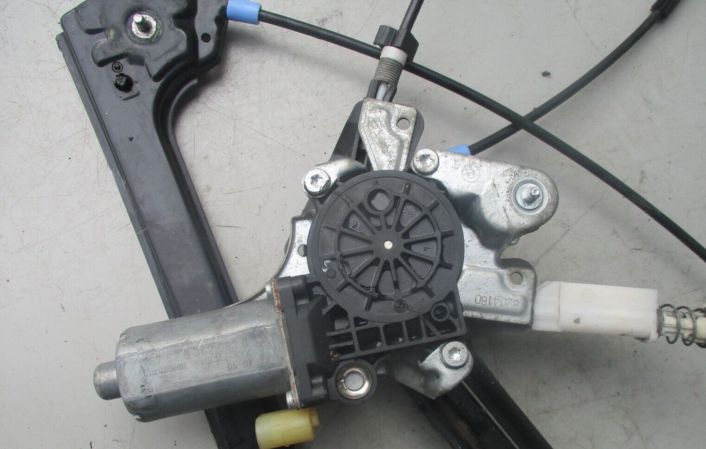 BMW E46 COUPE 3 SERIES NSF PASSENGER FRONT WINDOW MOTOR REGULATOR 676283620630