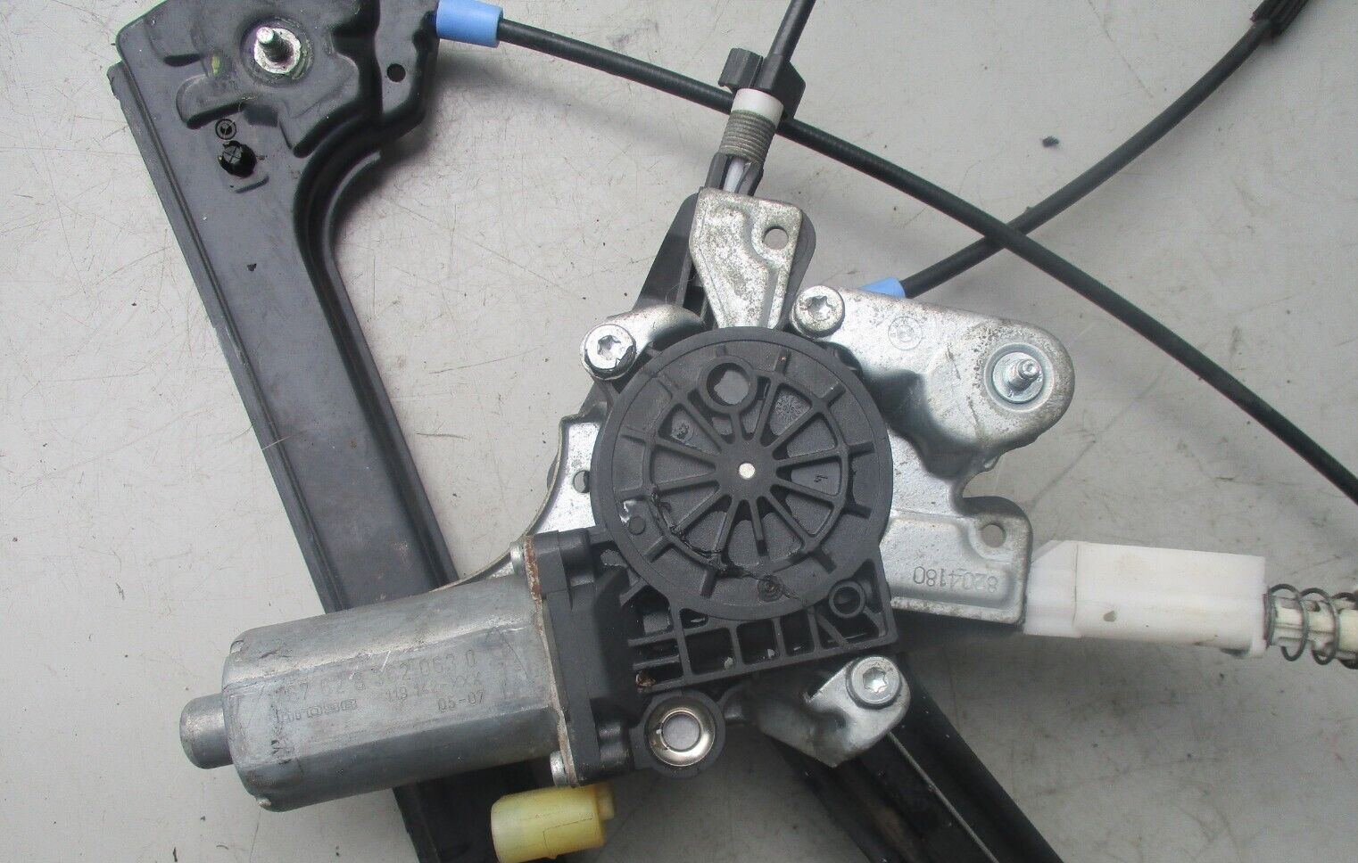 BMW E46 COUPE 3 SERIES NSF PASSENGER FRONT WINDOW MOTOR REGULATOR 676283620630
