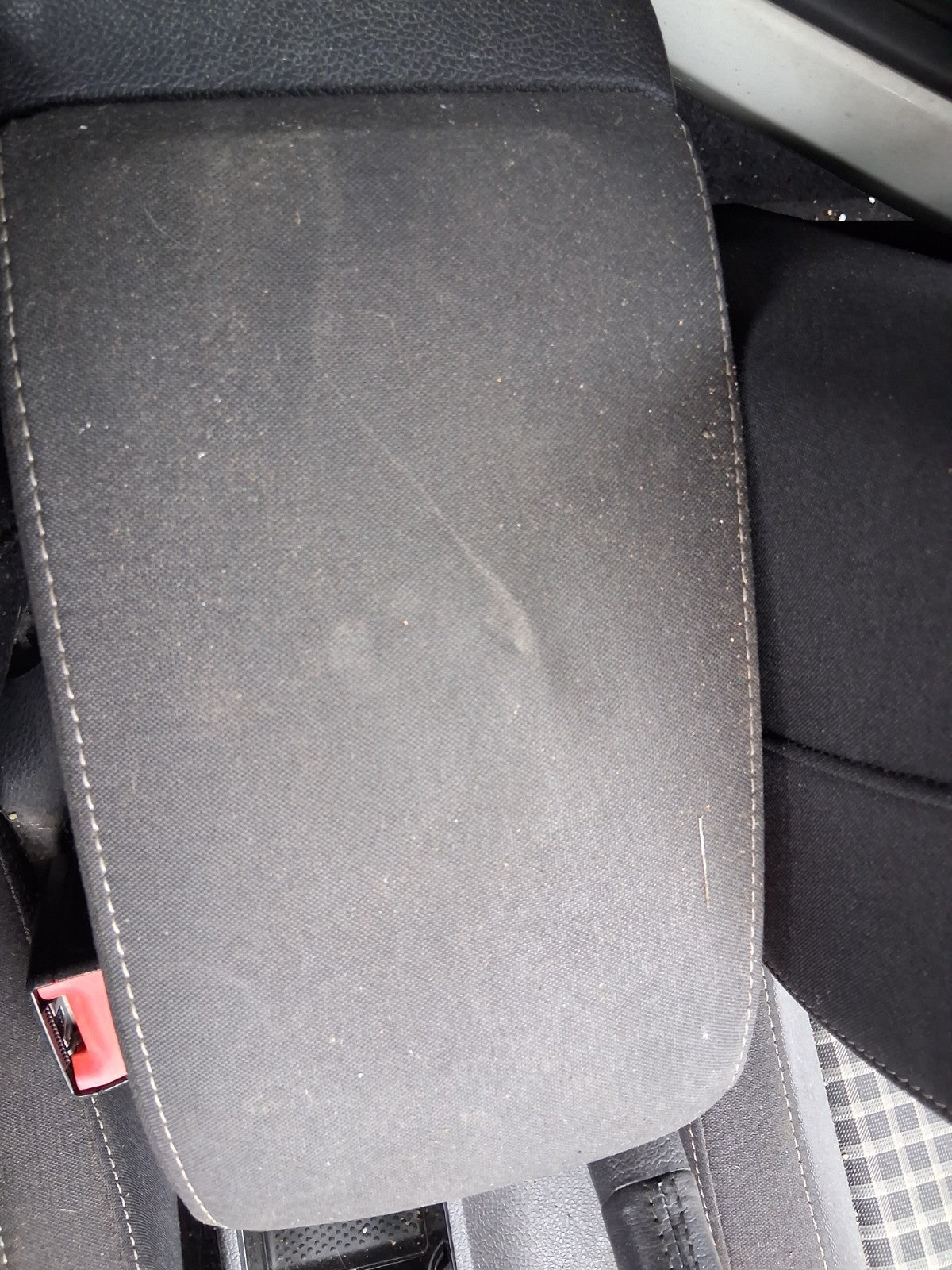 2015 VW VOLKSWAGEN SCIROCCO MK3 CENTRE CONSOLE LEATHER ARM REST