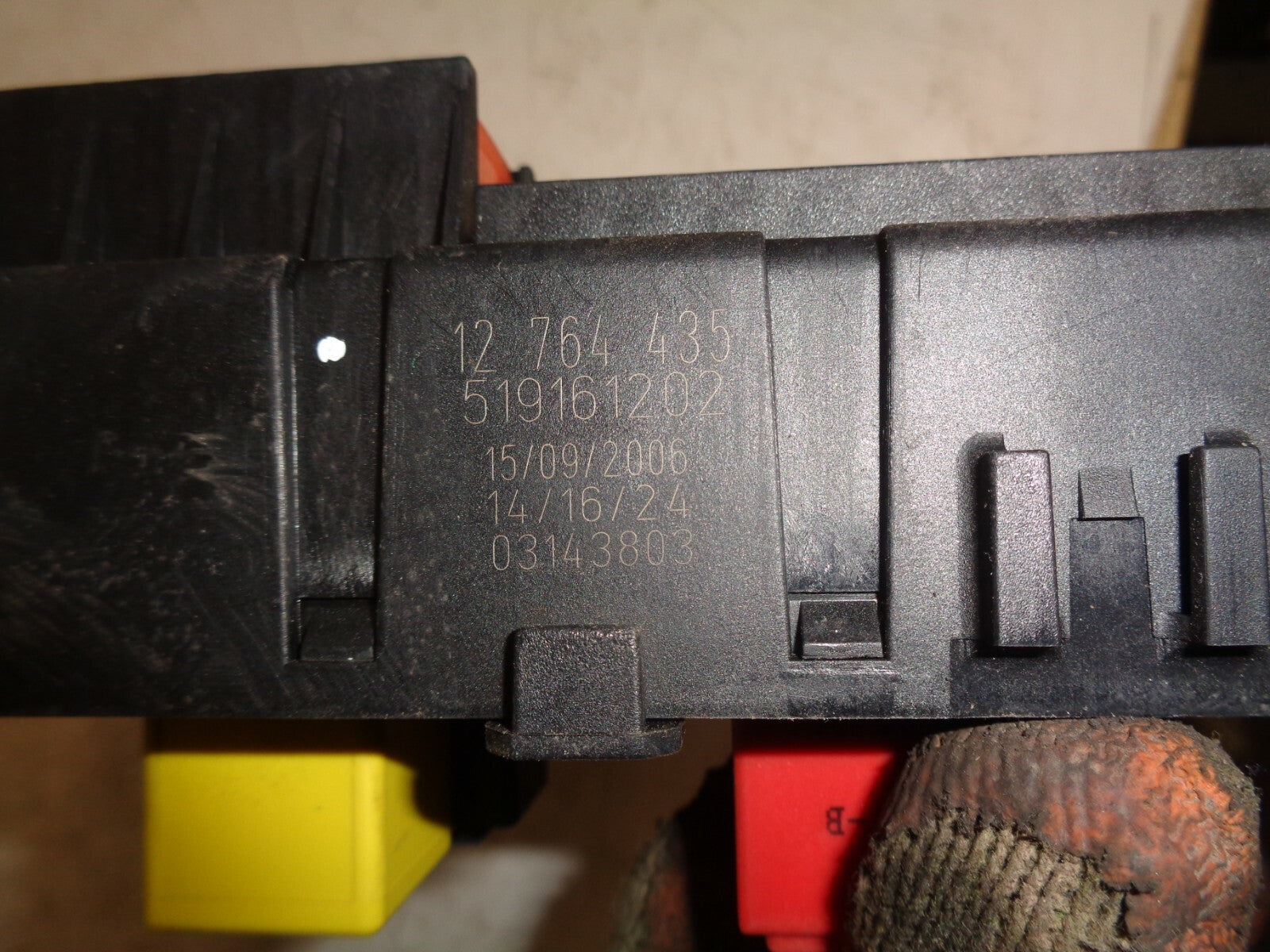 SAAB 9-3 93 2006 MK2 VECTOR SPORT FUSE BOX WITH RELAY 12764435